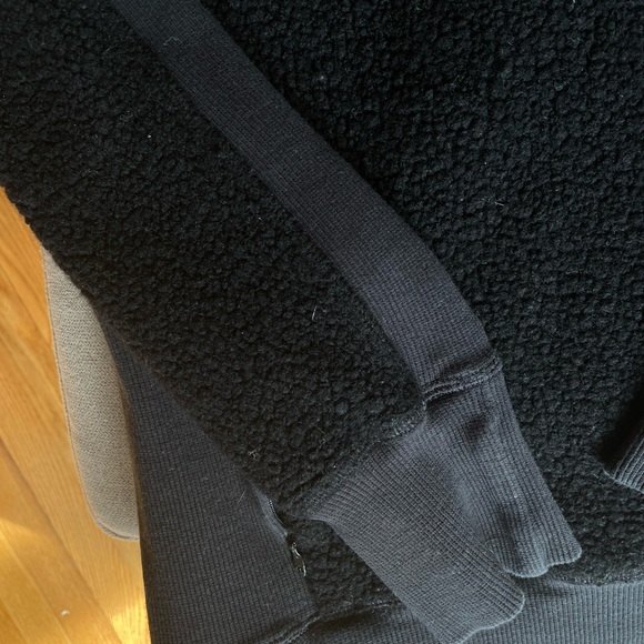 Lululemon Stand Out Sherpa 1/2 Zip - Picture 8 of 9